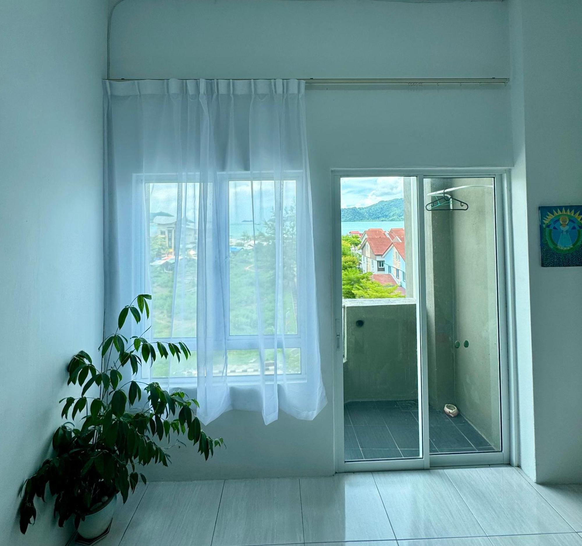Full Moon Apartment Kuah Exterior photo