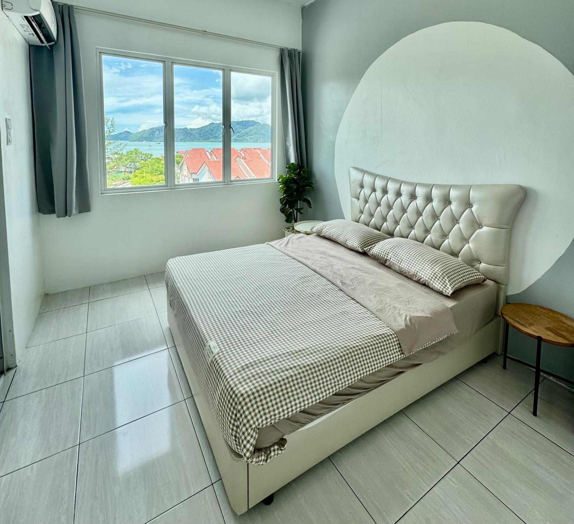 Full Moon Apartment Kuah Exterior photo